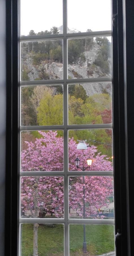 Family Friendly Apartment By The Park In The Very Center Of Ålesund Exterior foto